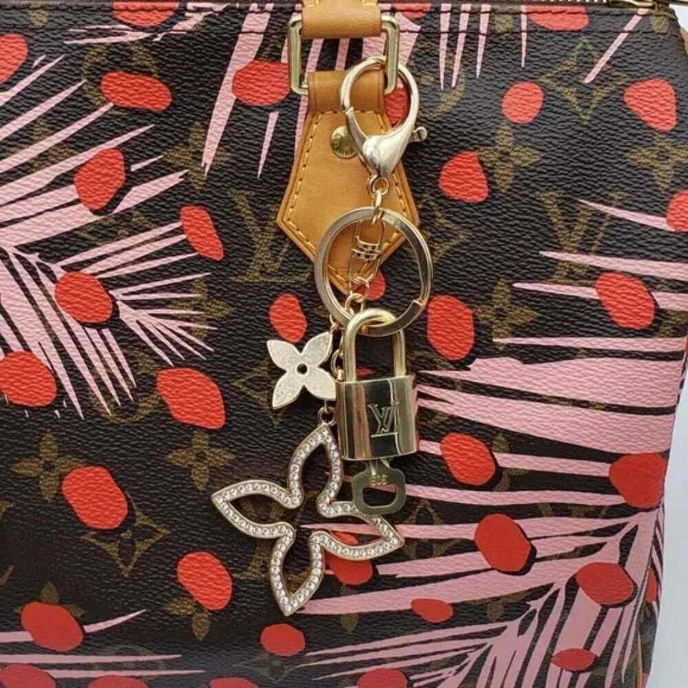 Louis Vuitton Gold Lock & Key 🔑 Authentic LV Unbranded Clover Keychain Charm - Picture 7 of 9